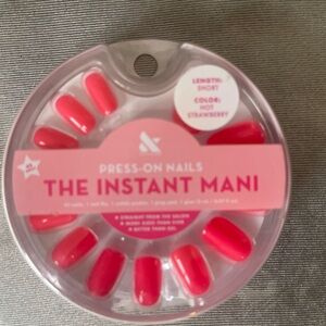 The Instant Mani Press-On Nails - Pink